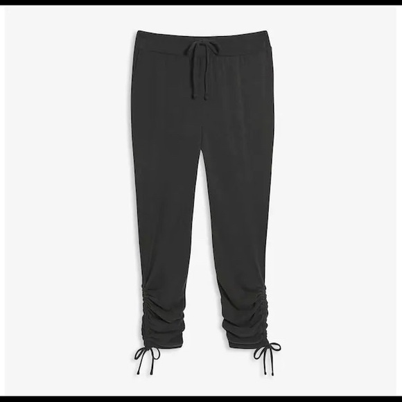 New cropped activewear pants - Picture 2 of 3